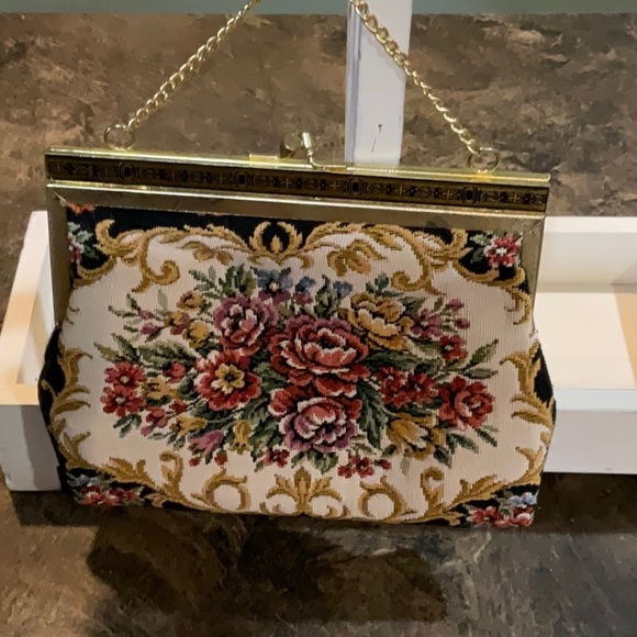 Vintage tapestry woman’s purse with shoulder chain - Picture 2 of 5